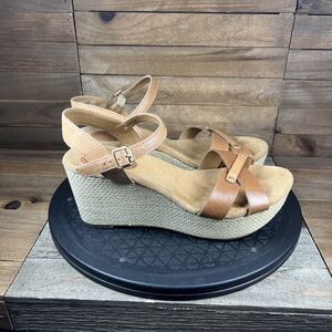 Clarks Artisan Womens Size 7.5 Brown Strappy Wedge Buckle Aisley Orchid Sandals